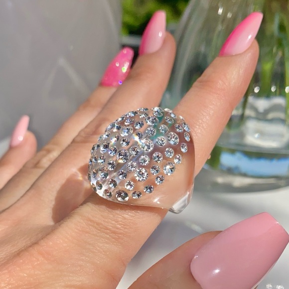 Crystal Statement Ring, Acrylic Ring, Oval shape, Clear, Transparent, large Ring - Picture 1 of 9